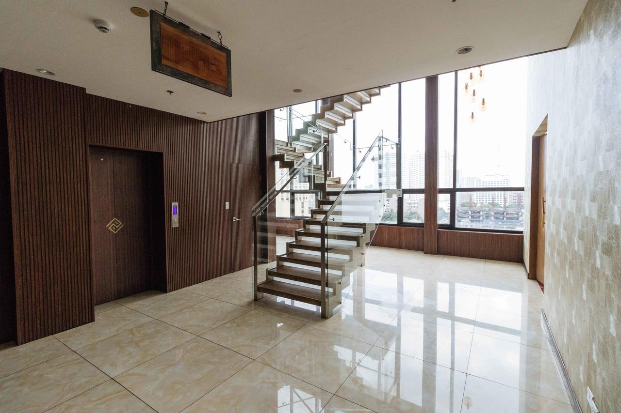 Reddoorz Premium @ South Triangle קואזון סיטי מראה חיצוני תמונה