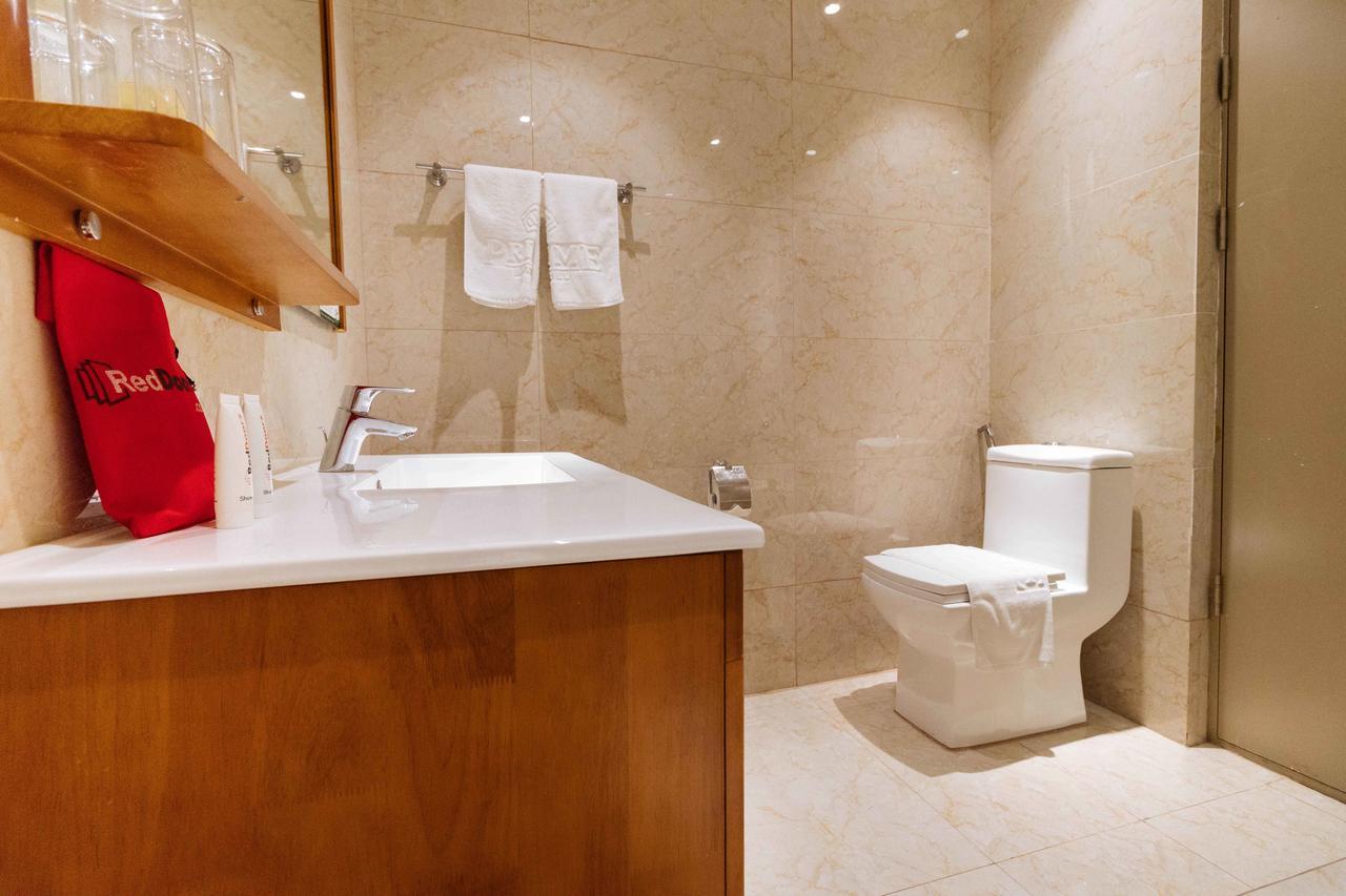 Reddoorz Premium @ South Triangle קואזון סיטי מראה חיצוני תמונה