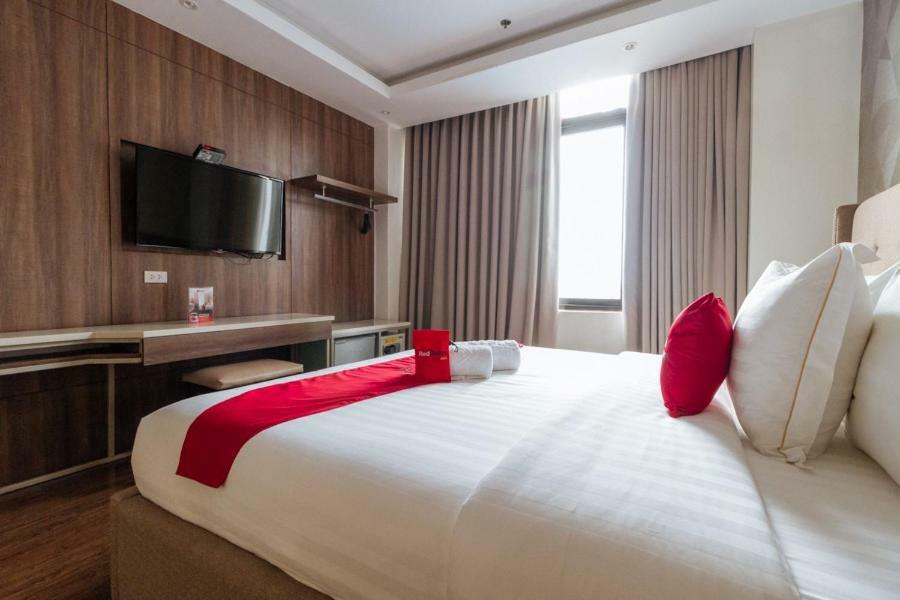 Reddoorz Premium @ South Triangle קואזון סיטי מראה חיצוני תמונה
