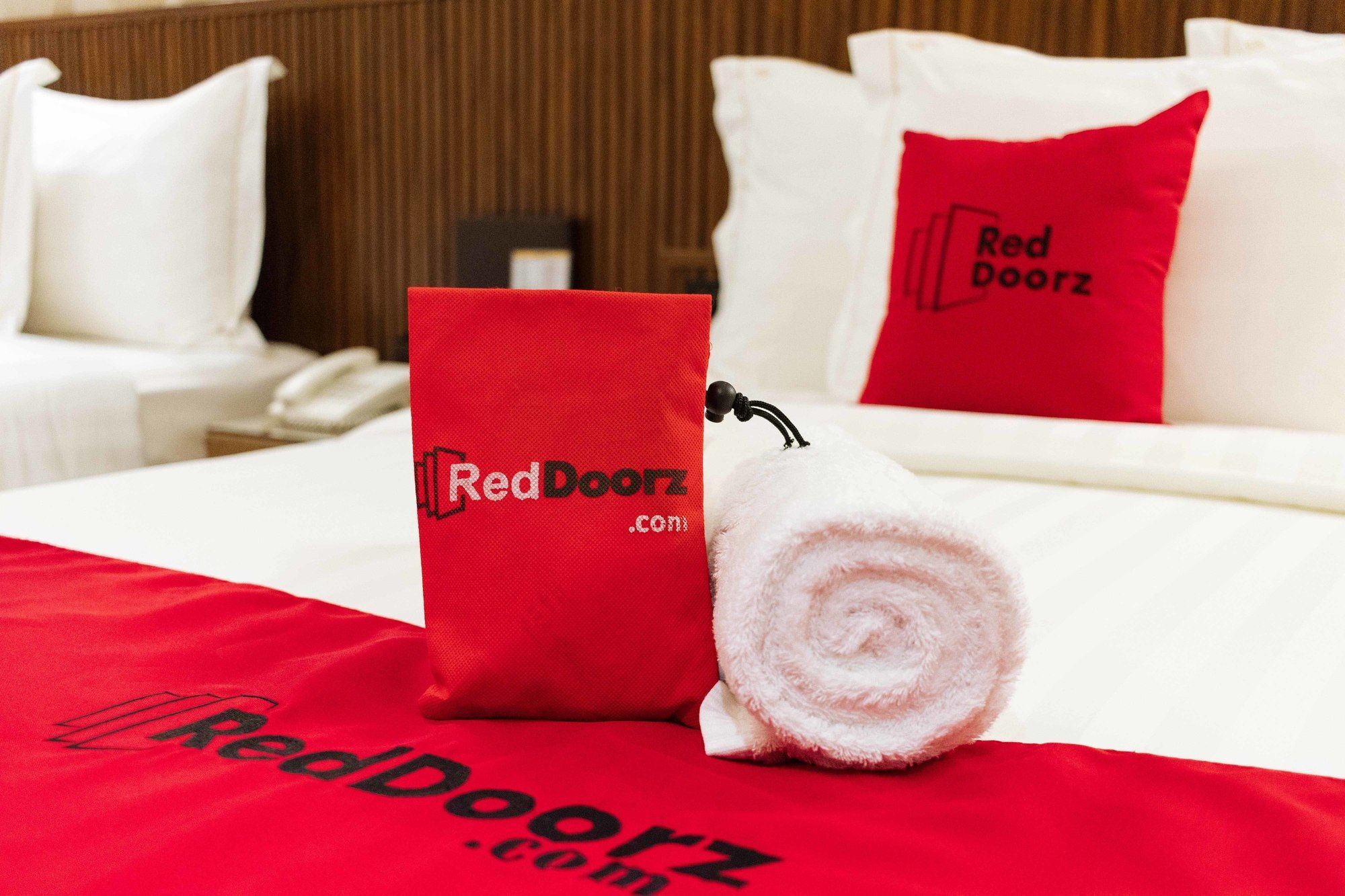 Reddoorz Premium @ South Triangle קואזון סיטי מראה חיצוני תמונה